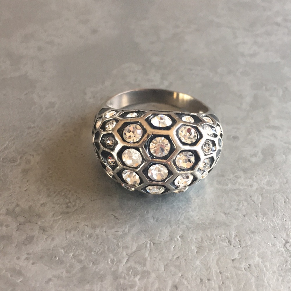 Ann Taylor LOFT sparkly cocktail ring. Sz 8